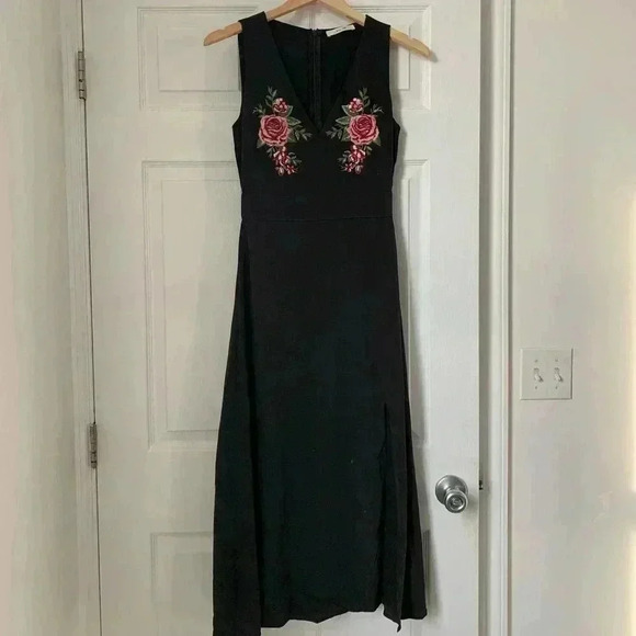 Black with Embroidered flowers ModCloth Jessy B Midi Dress size XS - Picture 3 of 4
